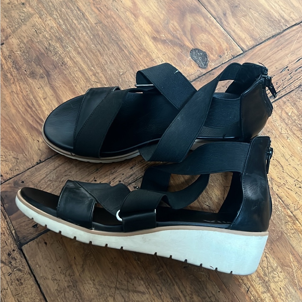 Mia sandals Black women size: 7.5